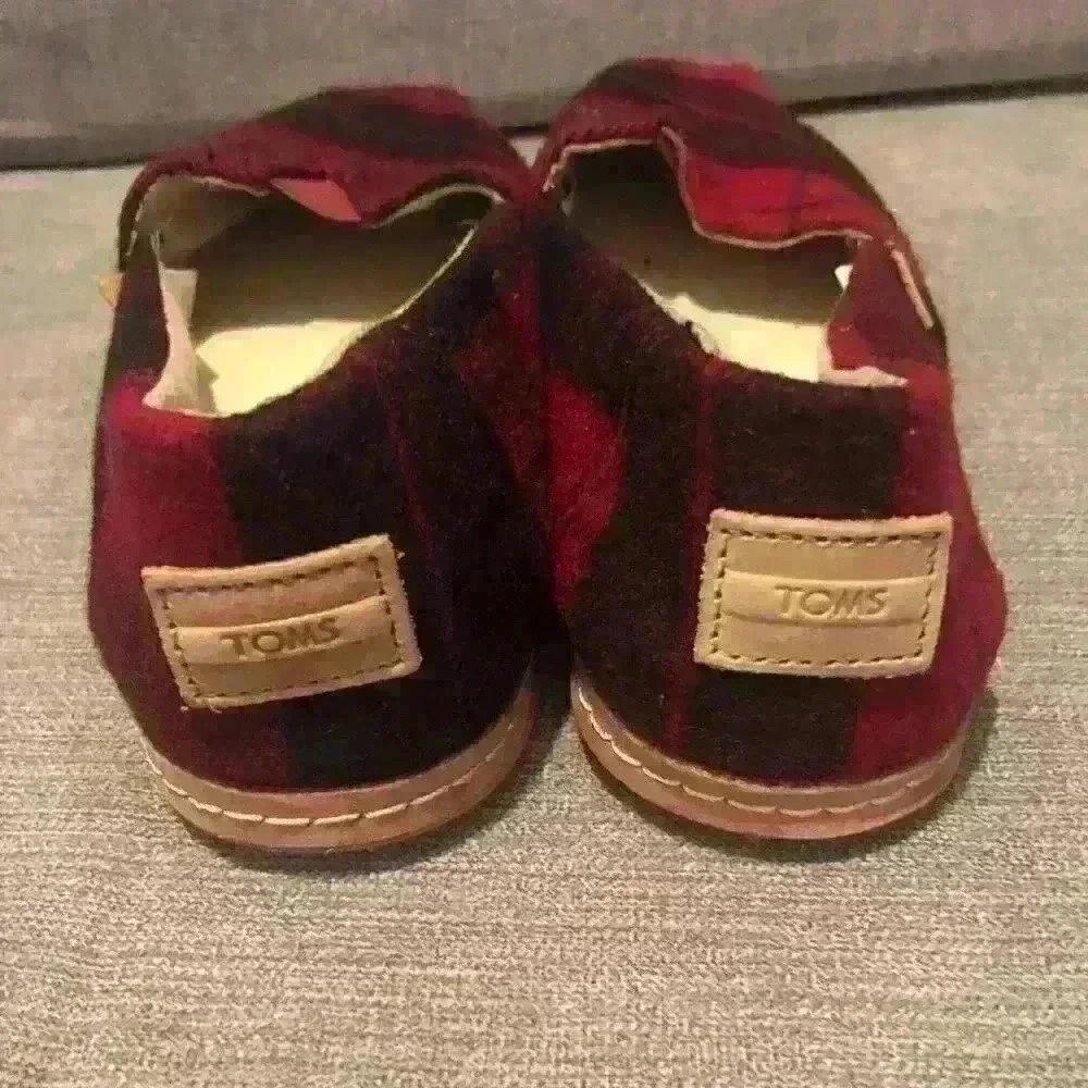 TOMS Alpargata Red Black Buffalo Plaid‎ Flannel Slip On Shoes Womens 6.5